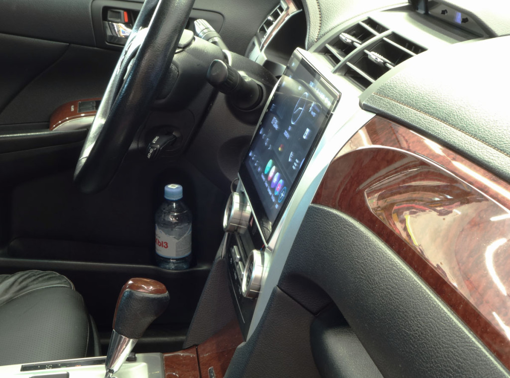 Рамка для UMS  TOYOTA Camry 2012-2015 SILVER, 10"