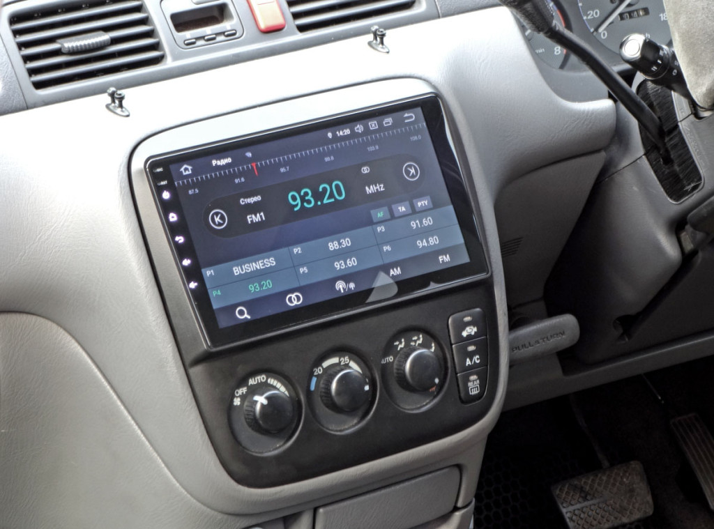 Рамка для UMS  HONDA CR-V 1995-2001, 9"