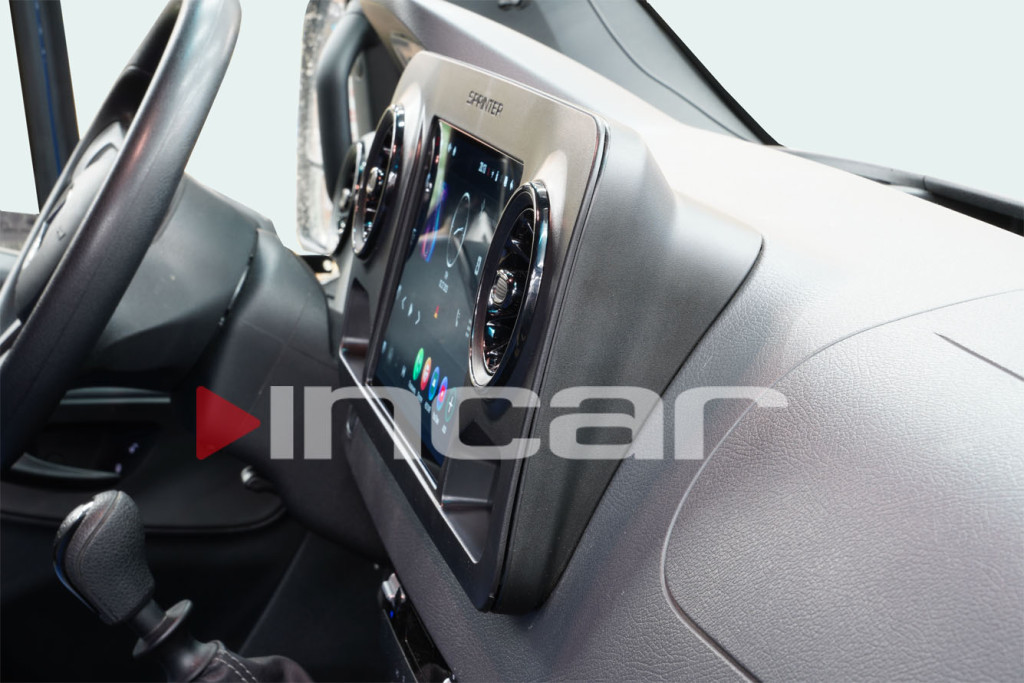 Рамка для UMS  MERCEDES Sprinter 2018+, 10"